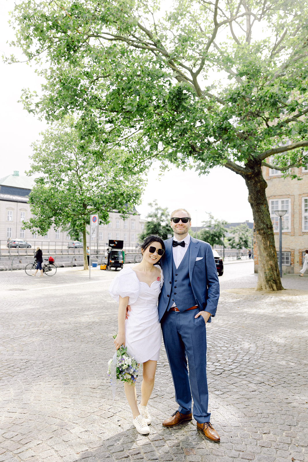 get married in Copenhagen chic couple portrait, dancing 